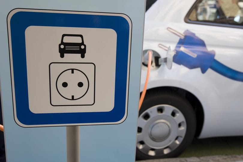 Elektromos autót venne, de sokba kerül? Mutatjuk, meddig kell várni, hogy olcsóbb legyen