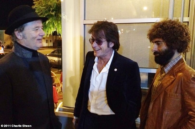 Bill Murray segédkezik Charlie Sheen filmes visszatérésén