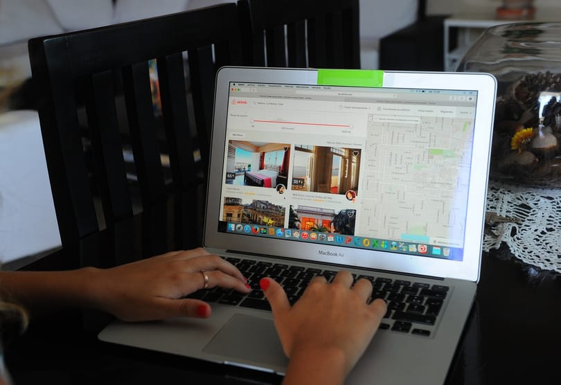 Nagy változást akarnak az Airbnb-nél – itt az Uber új sorstársa?