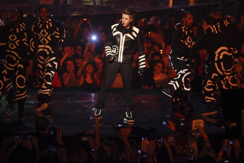 17 évesen esik túl első apasági tesztjén Justin Bieber