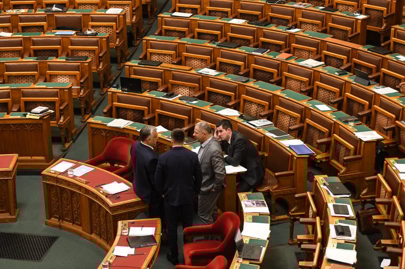 Rejtélyes módon kerülnek a parlamenti fiókba egyes törvényjavaslatok