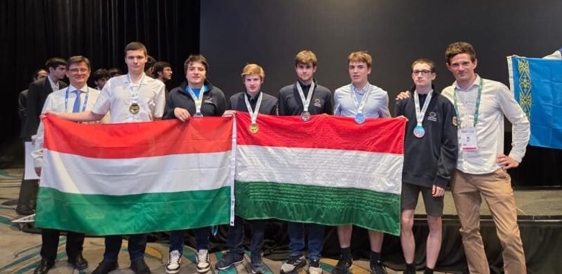 Aranyérmet nyert két magyar diák a matekolimpián