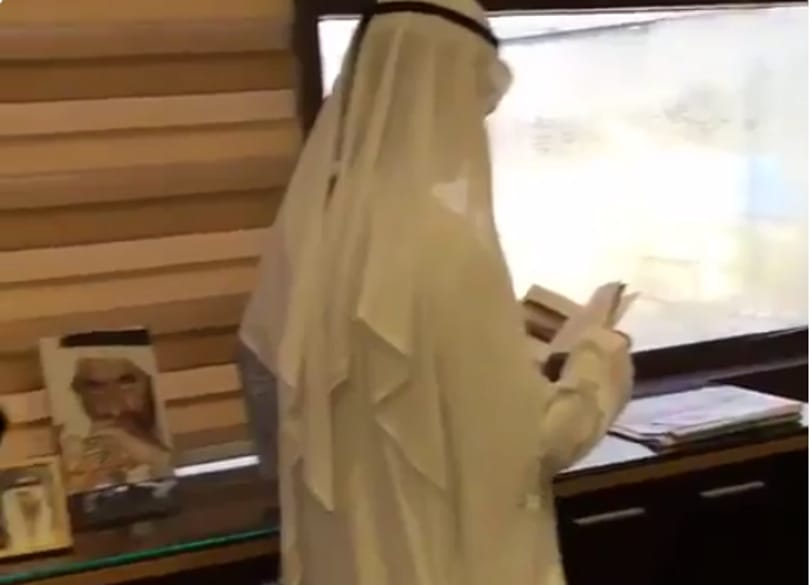Fejek hullottak Dubajban az uralkodó kínos látogatása után