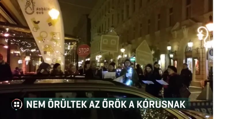 Nem tetszett a biztonsági őröknek, hogy a hajléktalanokról énekel egy kórus