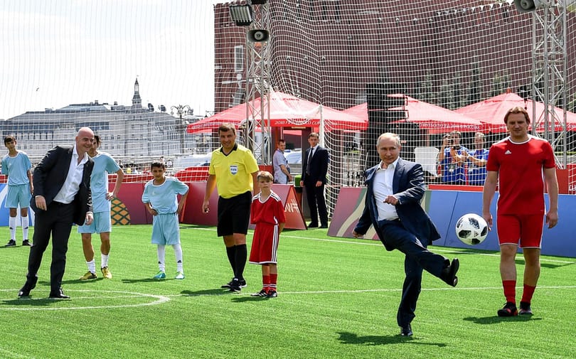 Foci, dopping, olimpia: Putyin a NOB elnökével tárgyal Moszkvában
