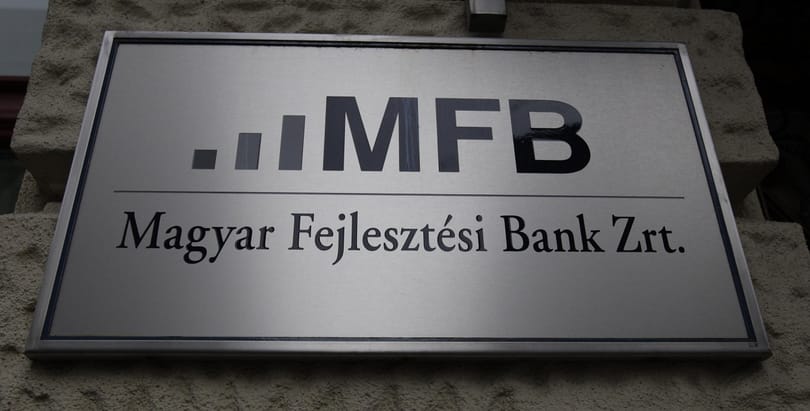 A kormány titkolózik, de azért csak állami pénzből vettek fegyvergyárat