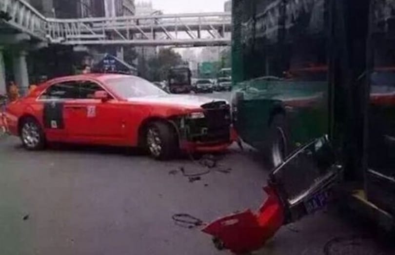 Rolls-Royce-t zúzott a Gangnam Style előadója