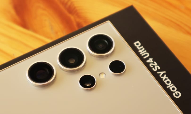 Az iPhone 15-ös vagy a Samsung Galaxy S24-es telefonokkal elégedettebbek a használóik?