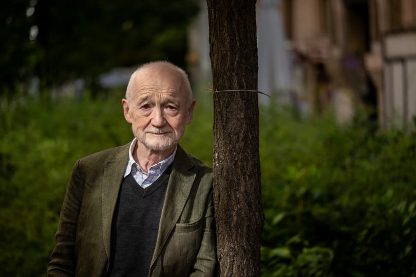 Nádasdy Ádám: A lenézés, a lekicsinylés kártékonyabb annál, mint hogy a négert négernek vagy a buzit buzinak nevezzük