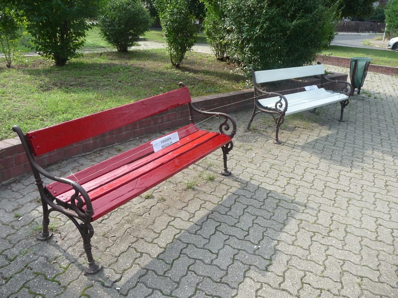 Padokat hozott rendbe az ellenzéki jelölt, az önkormányzat másnap szétverte