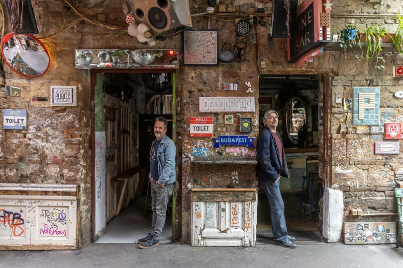 „Túl kicsi a nappalink” – így lettek turistamágnesek a romkocsmák, de a csillaguk leáldozóban van