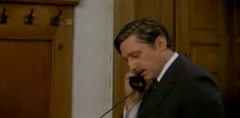 Magyarázkodik a belügy a sajtókémtörvény terve miatt