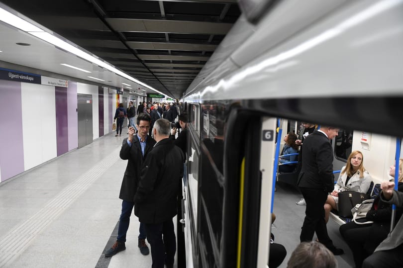 Karácsony a 3-as metróról: Megkezdődött a mozgó szaunák felszámolása