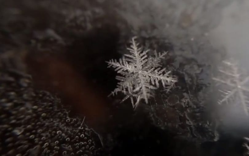 Csodás videó: itt megnézheti, hogyan születik a hópehely