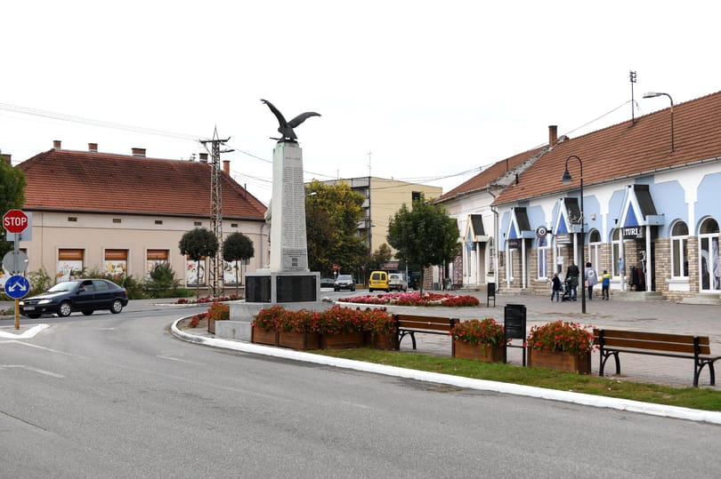 Családi házként árulják egy szlovák ingatlanoldalon az edelényi polgármester uniós támogatásból épült szörpházát