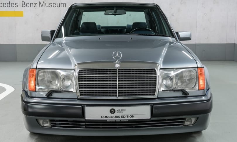 Boldog 90-es évek: időutazásra hív ez az újszerű állapotú, eladó Mercedes 500 E