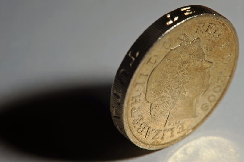 Történelmi mélypontra vitték a brit alapkamatot