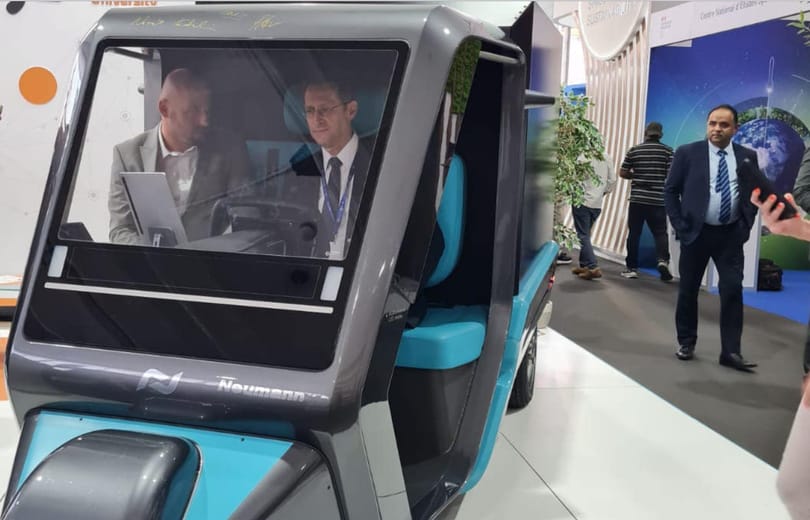 Magyar hidrogénes tuk-tukba pattant Dubajban Varga Mihály