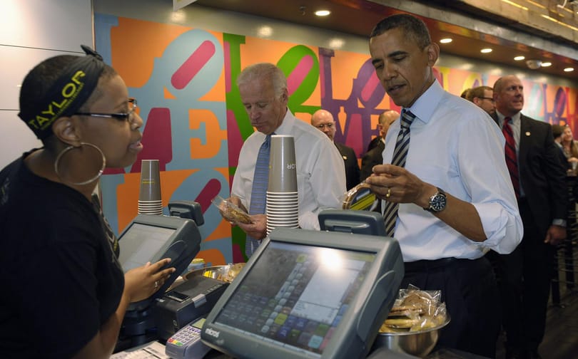 Obama kiugrott egy szendvicsért - fotó