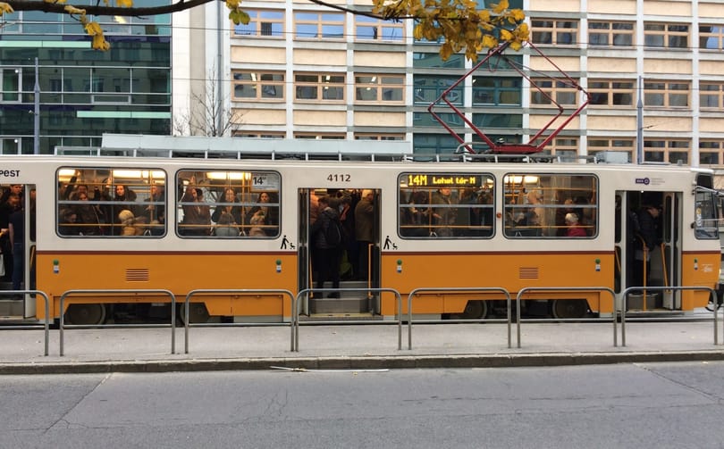 Jöhetnek a metrópótló villamost pótló buszok