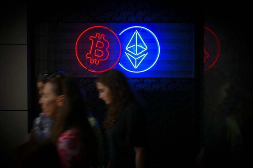 Hetekig kínoztak New Yorkban egy olasz férfit, hogy kiszedjék belőle kriptofiókjának jelszavát