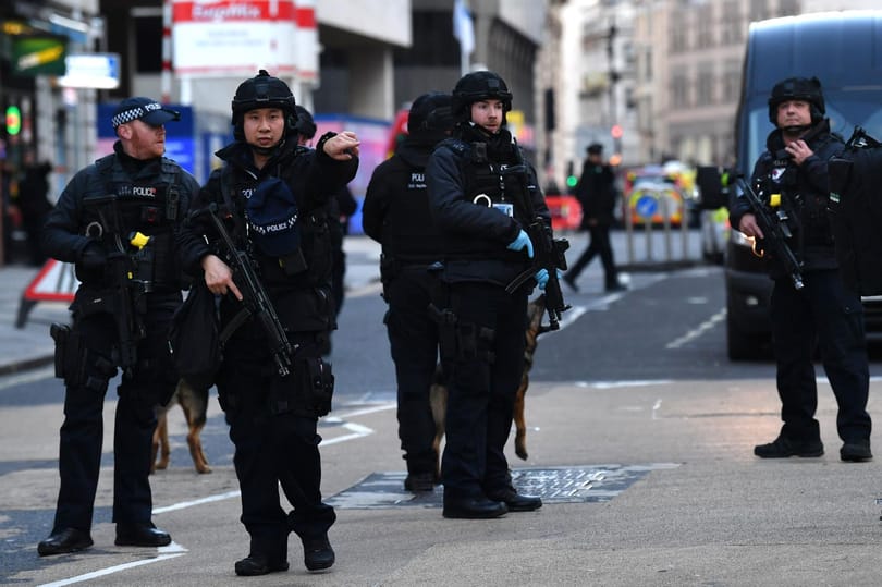Két halálos áldozata van a londoni késeléses támadásnak