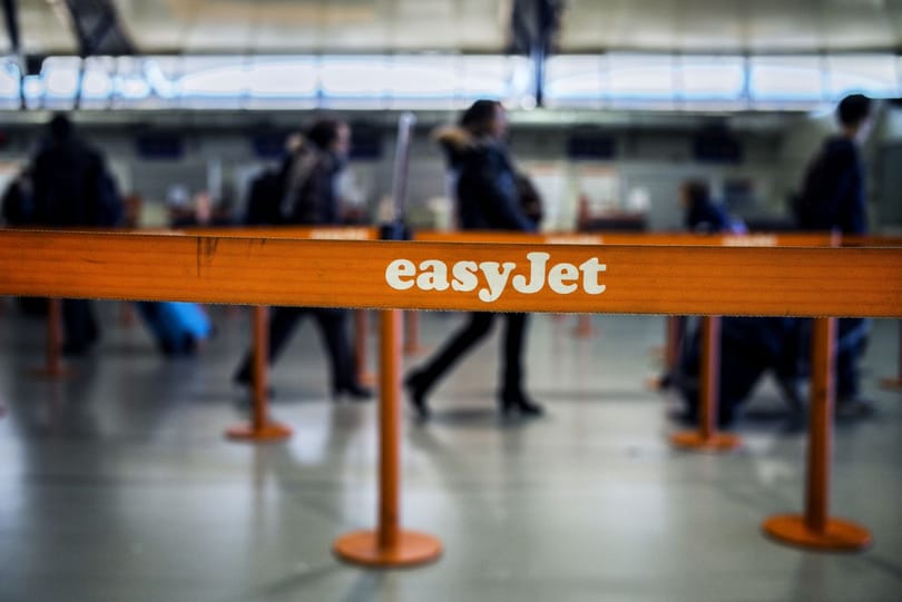 Gyanús beszélgetésük miatt szedtek le három embert egy Easyjet-járatról