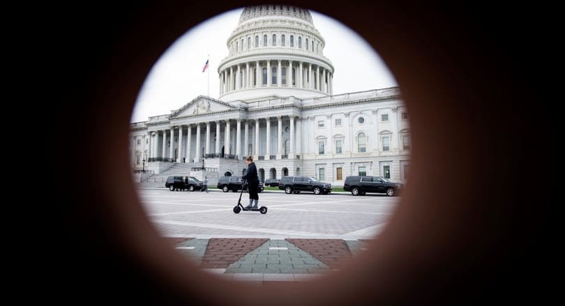 Elfogadta az amerikai szenátus a 2000 milliárd dolláros csomag tervét