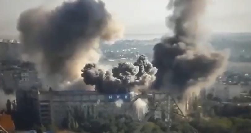 Videón, ahogy ukrajnai egyetemeket támadnak rakétákkal az oroszok