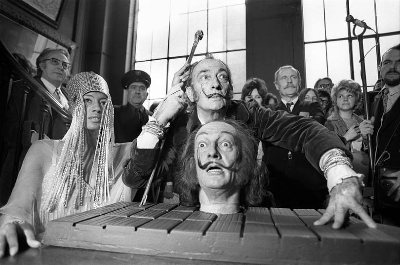 Felnyitották Salvador Dalí kriptáját, mert egy nő azt állítja, hogy ő a festő törvénytelen lánya