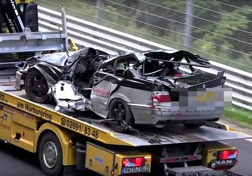 Videó: Csak a nagy sárga autó ne jöjjön a Nürburgringen