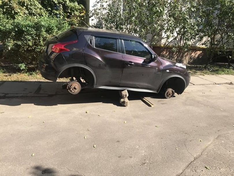 Van, ahol még mindig nagy divat az ilyen feltéglázós keréklopás