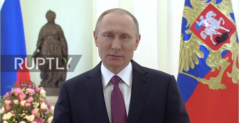 Putyin szájából hátborzongatóan szól a nőnapi üdvözlet – videó