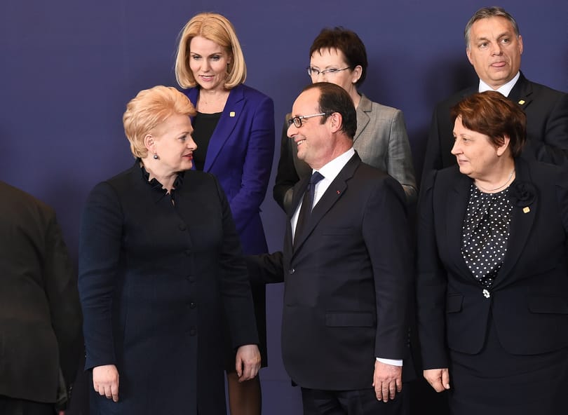 Háromórás csúszással kezdődött meg az EU-csúcs