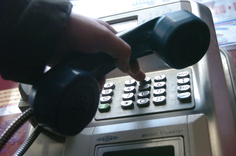 Bankosnak adták ki magukat a telefonos csalók, 13 milliót nyútak le