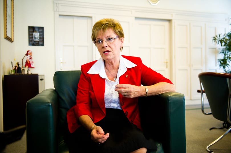 Bekeményít az ombudsman, Hoffmannék segítségét kéri