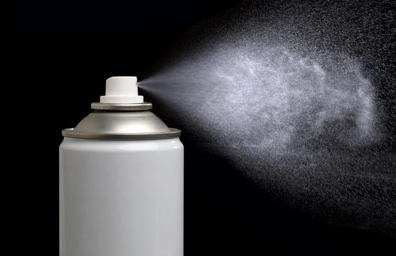 Csak egy fújás az egész: a koronavírus és más kórokozók ellen is véd egy új levegőfertőtlenítő spray