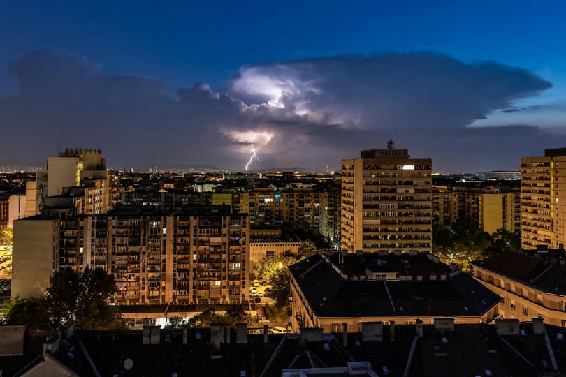 Csaknem az egész országra veszélyjelzést adtak ki zivatar miatt