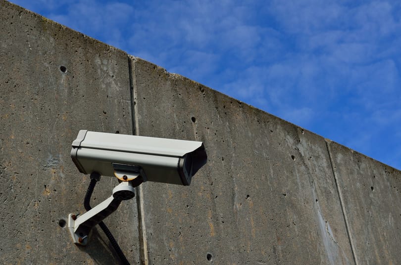 Illegális foglalkoztatáson kapta a NAV Garancsi István biztonsági cégét