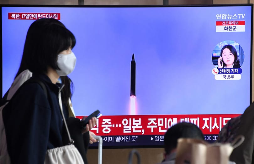 Észak-Korea kilőtt egy rakétát, Japánban fedezékbe küldték az embereket miatta