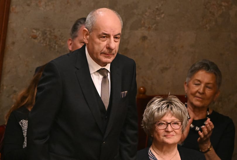 Hiába kerestük, Sulyok Tamás nem szólal meg az édesapja múltjáról, amiről valótlanságokat állított