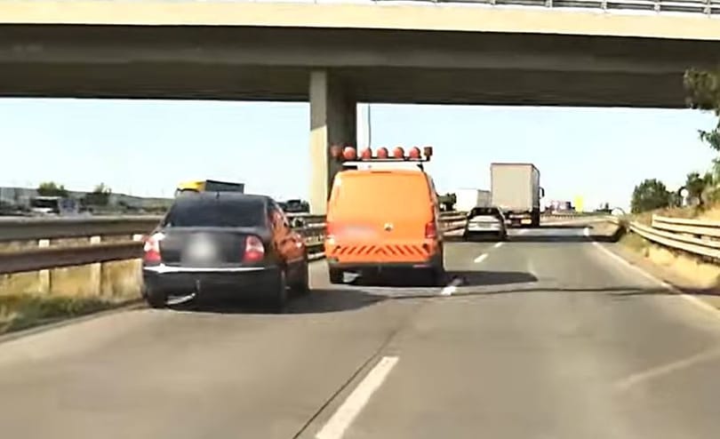 Csatába szállt egy autóssal egy közutas kocsija az M0-son – a közútkezelő is reagált a videóra