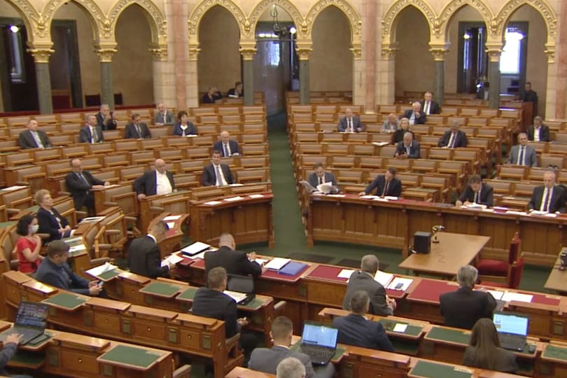 A számok is azt mutatják, hogy csökkent a parlamenti munka súlya