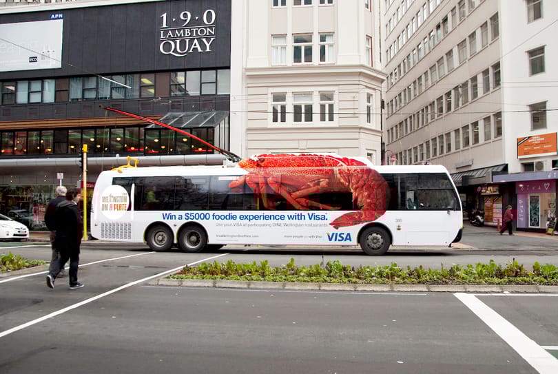 Gigászi homár busz