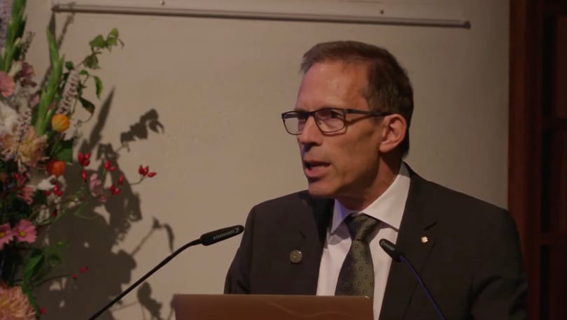 Nézze meg videón a pillanatot, amikor kiderült, hogy Karikó Katalin és tudóstársa kapják az orvosi Nobel-díjat
