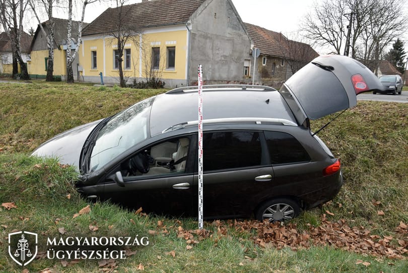 Fiatalkorú embercsempész balesetezett, segítségnyújtás nélkül menekült el