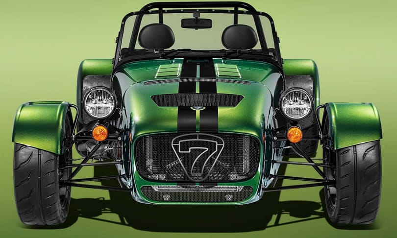 Búcsúzik egy legenda: viszlát pörgős benzinmotor, kézi váltó és normál kézifék