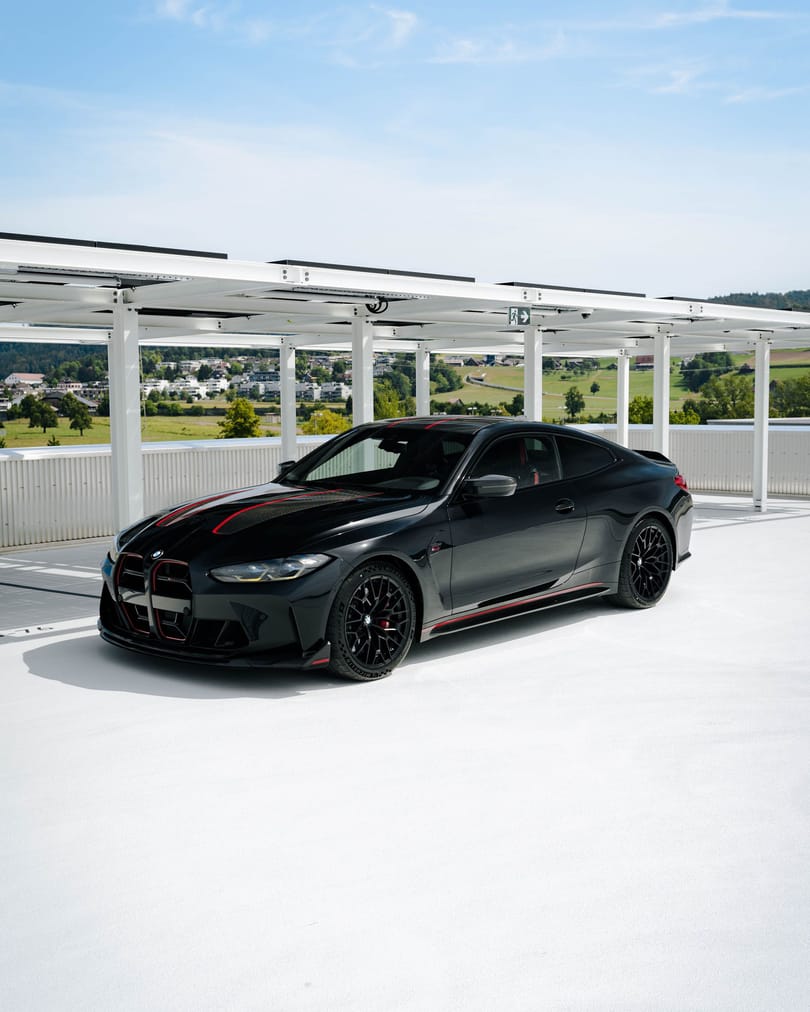 Egyébként sem szerény kiállású a BMW M4 CSL, de ez a változat nagyon gonosz