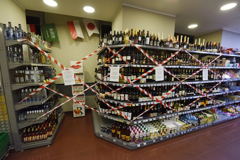 Drasztikusan korlátozzák az alkohol árusítását Oroszország egy részén