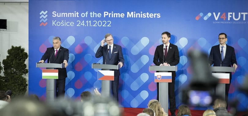 Sálról, háborúról, hitelről és Brüsszelről is beszélt a V4-csúcson Orbán